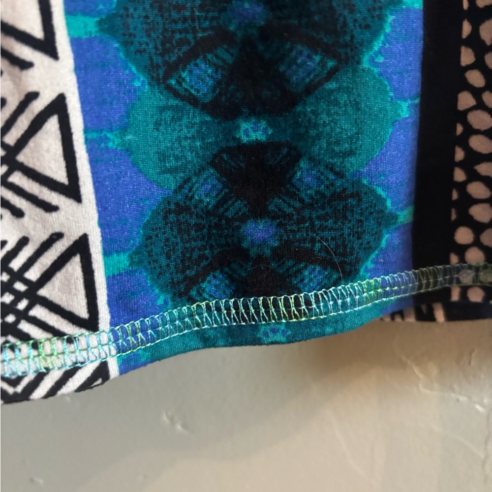 Women's Blue Patterned Tank Top - Picture 4 of 6